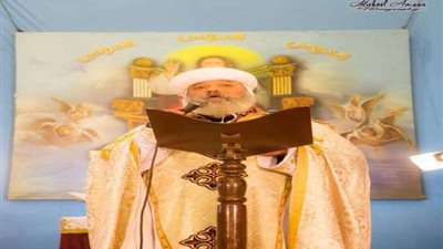 الأنبا مكسيموس يصلي أول قداس بكنيسة العذراء بمنطقة النزهة 2