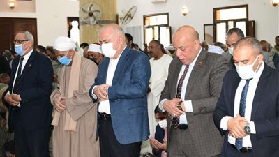 بتكلفة ٤ مليون جنيه.. محافظ قنا يفتتح أعمال إحلال وتجديد مسجد الفتح بقرية الأشراف الغربية