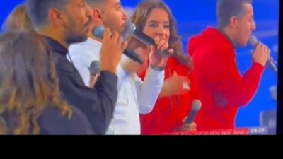 غناء متسابقو برنامج 