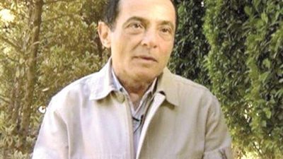 الفنان صبري عبد المنعم يوضح الحالة الصحية للفنان عهدى صادق بعد دخوله العناية المركزة