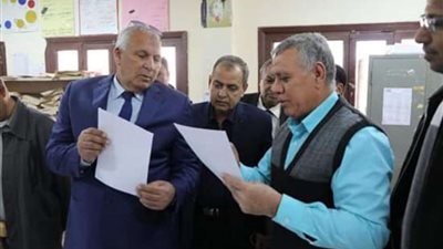 محافظ الوادي الجديد يتفقد أعمال كنترول الشهادة الإعدادية بالخارجة