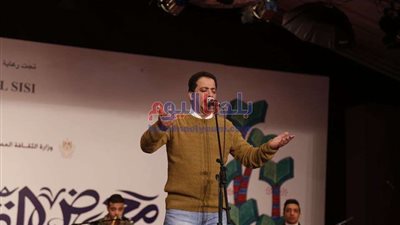 بالصور.. علي الهلباوي يشعل مسرح معرض القاهرة الدولي