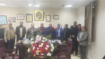 رئيس حوش عيسى يقدم التهنئة للشرطة في أعيادها