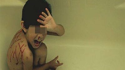 فتح التحقيق في قضية الأم التي تعذب طفلها بمنطقة الرحاب