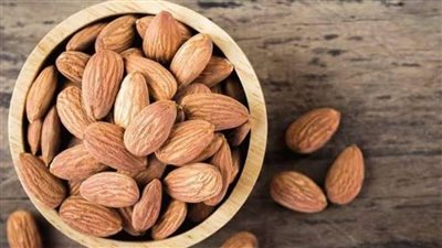 تحذير: تناول اللوز قبل معالجته حراريًا يسبب الوفاة