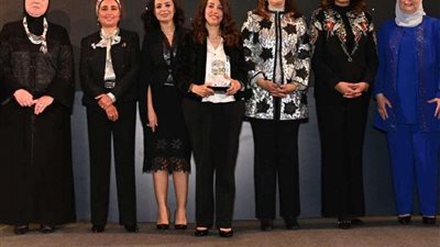 ساندت المرأة في أعمالها الدرامية.. تكريم المؤلفة نجلاء الحديني ضمن السيدات الأكثر تأثيرًا في مصر