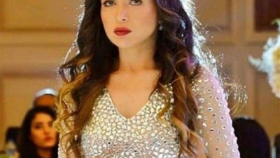 بفستان زفاف.. مي عز الدين: 