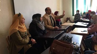 مركز تعليم الكبار يعقد لقاء توعوي لطلاب كلية الاقتصاد المنزلي بالمنوفية