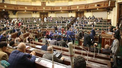 بعد الموافقة على قانون السكة الحديد.. عبد العال يرفع الجلسة العامة للبرلمان