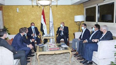 ‏وزير النقل: تغليط عقوبة التدخين فى القطارات ولو علينا أخليها 100 جنيه.. فيديو