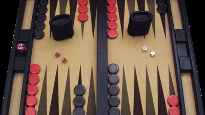 سلسلة تاريخ الألعاب الرياضية.. لعبة الطاولة اختراع مصري على المقاهي المصرية