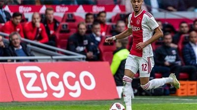 نجم اياكس ومنتخب المغرب يفضل برشلونة على بايرن ميونخ