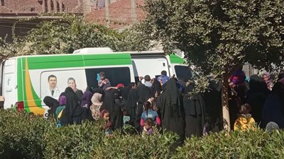 الكشف على 1760 مواطن خلال قافلة طبية ضمن حياة كريمة بسوهاج