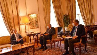 وزير الخارجية يستقبل نظيره اليوناني تعزيز التعاون الثنائي حول القضايا محل الاهتمام المُشترك