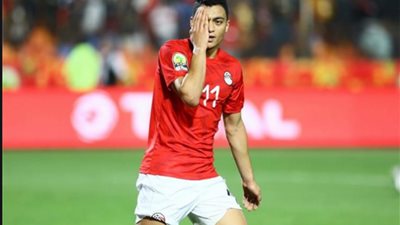 مصطفى محمد يرد على مشجعة سنغالية تهاجم صلاح (فيديو)