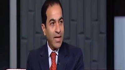 أستاذ تمويل: الحكومة طمأنت المواطنين بتوافر السلع الأساسية.. فيديو