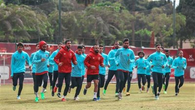 مران الأهلي.. اجتماع مطول بين موسيماني واللاعبين قبل بداية التدريبات