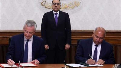 مصر وفرنسا توقعان اتفاقية لتصنيع وتوريد 55 قطاراً مكيفًا للخط الأول للمترو