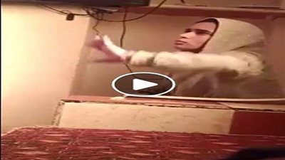 بالفيديو.. سيدة تعنّف فتاة بالضرب المبرح في إحدى دور الأيتام