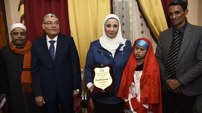 وزيرة التضامن تزور مؤسسة التثقيف الفكري بمركز سمالوط بالمنيا