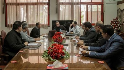 الخطيب يناقش تقرير وفد الأهلي عن فرع الأقصر بحضور شركة 