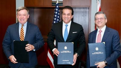 وزير التعليم العالي يوقع مذكرة تفاهم مع جامعة ولاية أريزونا لإنشاء فرع بجامعة الجلالة