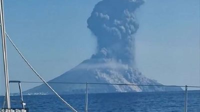 ارتفاع حصيلة وفيات ثوران بركان نيوزيلندا إلى 21 قتيلاً