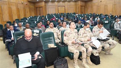 محافظ قنا يعقد إجتماعا موسعا  لمتابعة الموقف التنفيذى لمشروعات حياة كريمة