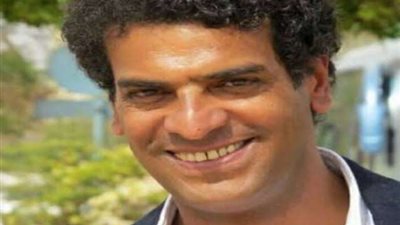 محمد حمدي أتمنى العمل مع حسين فهمي.. وسعيد لتوليه مهرجان القاهرة (خاص)