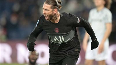 نادي باريس سان جيرمان يحتفل بعيد ميلاد راموس