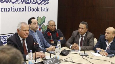 محمد العرابي يعلن عن كتابه 