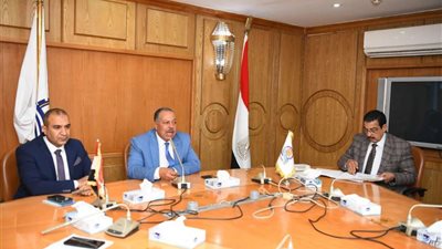 الطيبي: وضع خطة لآليات تنمية و تطوير الموارد المحلية بقنا