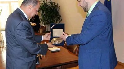 نائب رئيس الوزراء البلغاري لشئون سياسات المُناخ يستقبل السفير المصري في بلغاريا