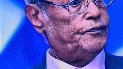 وفاة الشاعر الغنائي السوداني السر قدور عن عمر يناهز 88 عاما