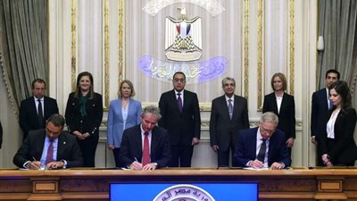 مدبولي يشهد توقيع اتفاق للتعاون في مشروعات الطاقة المتجددة