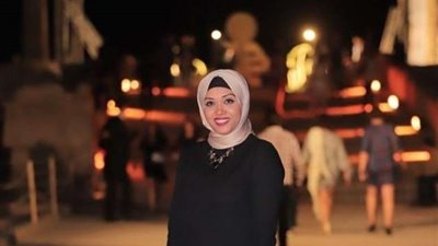 أجهزة الأمن تكثف جهودها لحل لغز العثور علي جثة صحفية مشنوقة بمنزلها