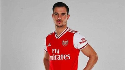 أرسنال يعلن ضم لاعب ساوثامبتون