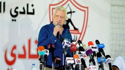 مرتضى منصور يهنئ فريق اليد بطل الدوري 2021-2022