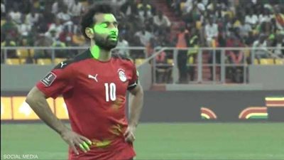 إبراهيم عيسى : محمد صلاح يتعرض لحرب مروعة ولا يجب تحميله رعونة الكرة المصرية