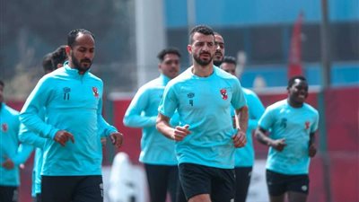 يخوض نجم النادي الأهلي تدريباته في رحلة التعافي من الصليبي