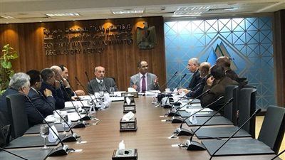 الإسكان تناقش مسودة قانون تنظيم مياه الشرب والصرف الصحي