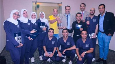 فريق طلاب تمريض القاهرة يفوز بكأس العباقرة في الموسم الأول للمسابقة