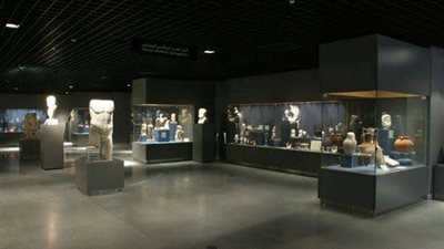 آثار غارقة وكسوة الكعبة وعباءة 