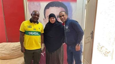 تفاصيل زيارة لاعبي الأهلي لـ والدة الراحل محمد عبد الوهاب