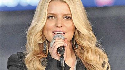 تفاصيل صادمة.. جيسيكا سيمبسون تكشف تعرضها للاغتصاب على يد صديقتها