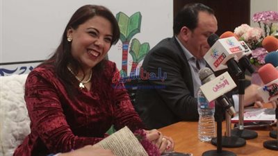 بالصور.. حفل توقيع كتاب 