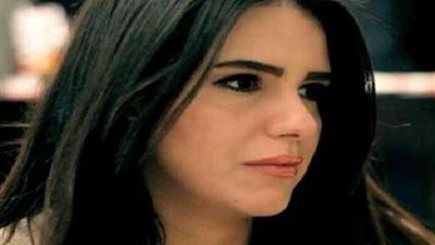 بكلمات مؤثرة.. دنيا عبدالعزيز تشارك متابعيها صورة لوالدتها الراحلة