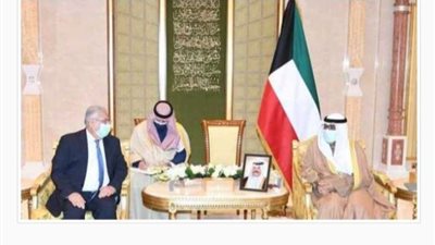 سفير مصر بالكويت يرسل رسالة إلى الأمير وولي عهده والكويتيين