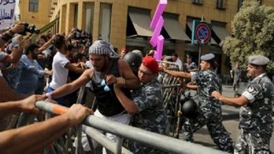 بالفيديو| مظاهرة بالقرب من السفارة الأمريكية في لبنان ضد خطة ترامب للسلام