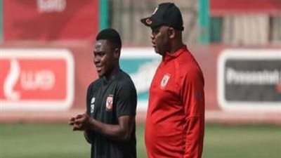 موسيماني يعقد جلسة خاصة مع ميكيسوني بعد أداءه السيء في مباراة أمس